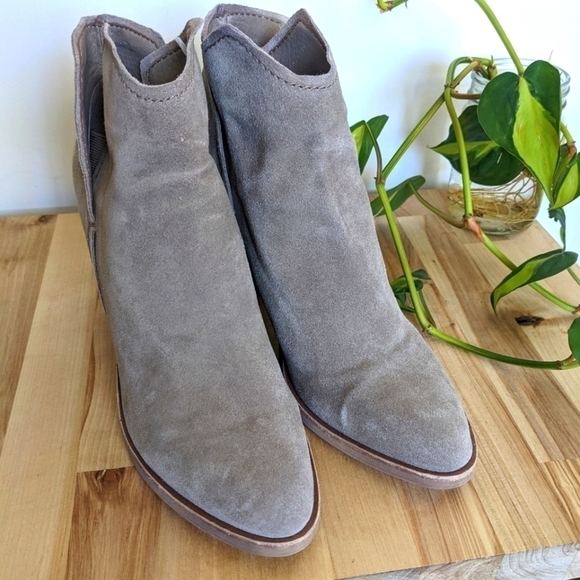 𝅺DOLCE Vita Grey Suede Leather Slouchy Ankle Boot 8.5 Western Block Heel - Picture 1 of 14